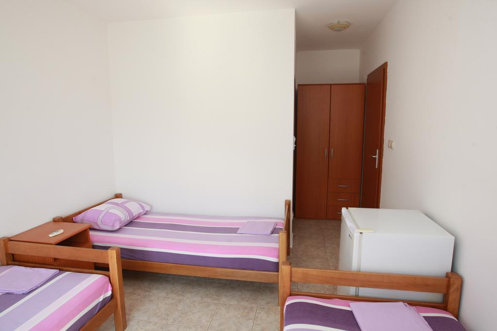 Guest House Ugljevarevic Будва Номер фото